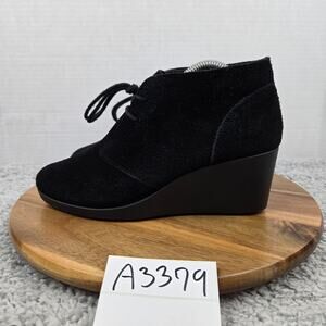 Crocs Womens 8.5 Leigh Black Suede Lace Up Casual Wedge Heel Ankle Bootie Boot